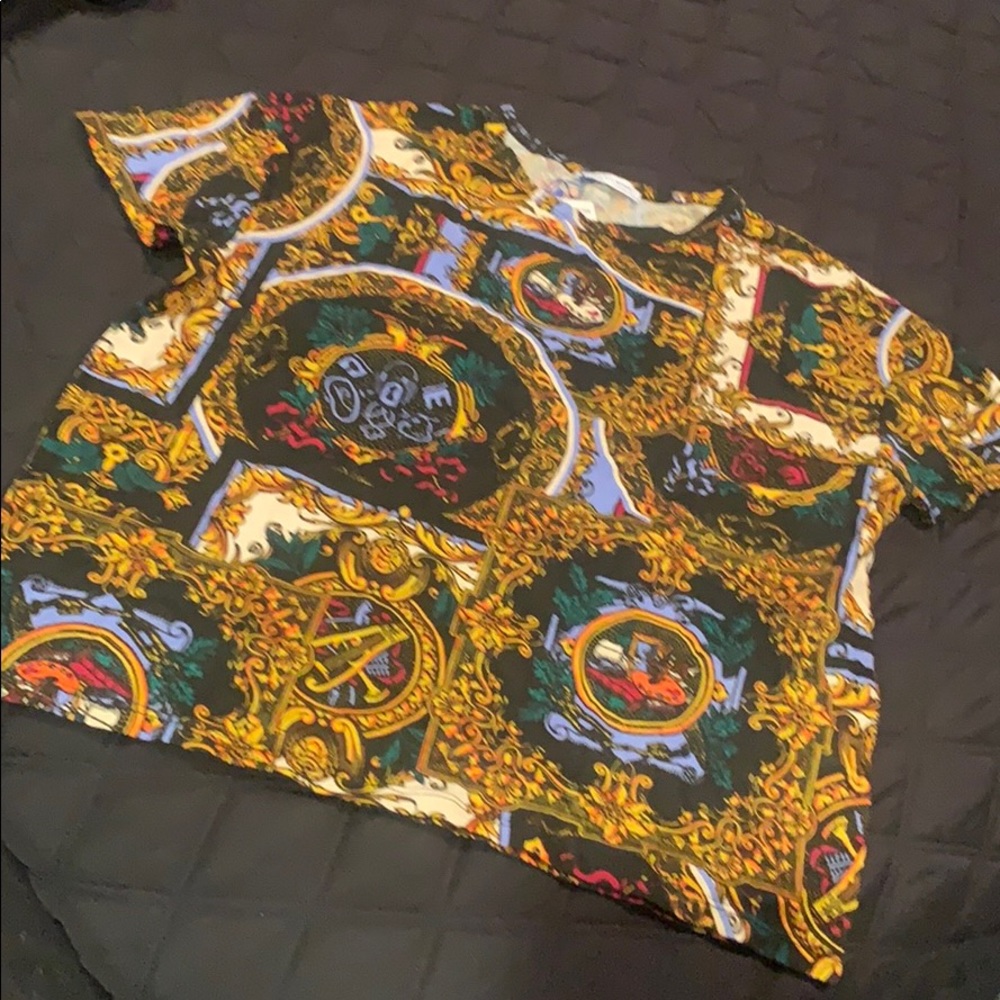 Graphic top